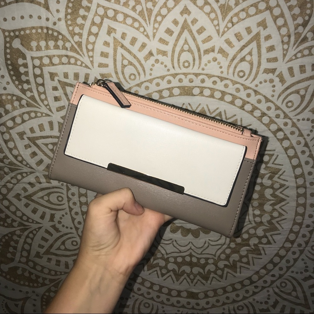 Super cute wallet!